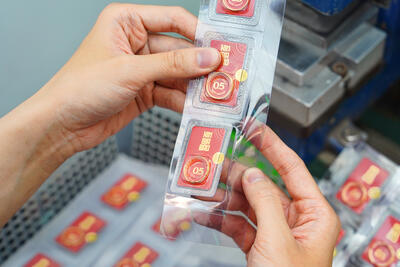 <a href="/vang-tien-te" title="Vàng - Tiền tệ" rel="dofollow">Vàng tiền tệ</a>