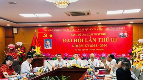 Những nghị quyết mở đại lộ phát triển xuất nhập khẩu