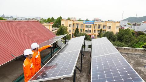 Điện mặt trời mái nhà kết hợp BESS: Tăng linh hoạt, giảm rủi ro hệ thống