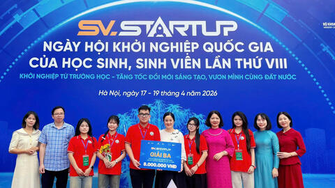 Học sinh vùng núi khởi nghiệp sáng tạo từ chất liệu văn hóa bản địa