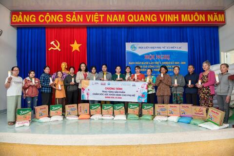 Nu Skin Việt Nam tặng 4.500 sản phẩm chăm sóc sức khoẻ cho phụ nữ có hoàn cảnh khó khăn sau bão lũ