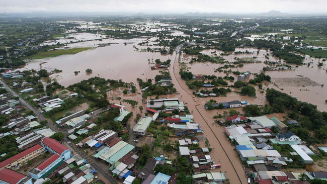 Lâm Đồng: Mưa lũ dâng cao, di dời khẩn cấp nhiều hộ dân