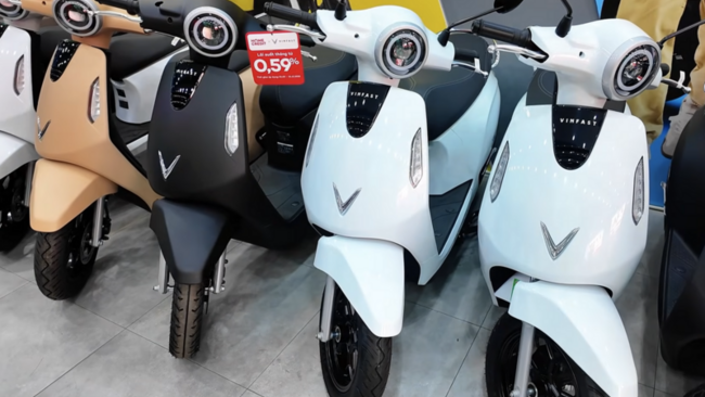 Giá xe máy điện giảm mạnh sau Tết