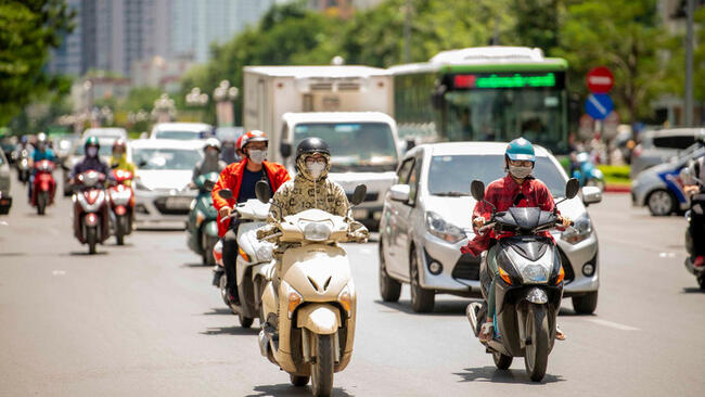 Dự báo thời tiết ngày 3/4: Bắc Bộ mưa dông về chiều tối, Nam Bộ nắng nóng