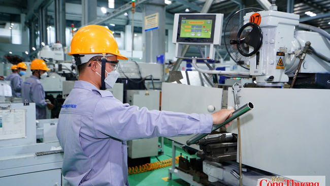 Sản xuất công nghiệp 7 tháng ghi nhận mức tăng cao nhất trong nhiều năm