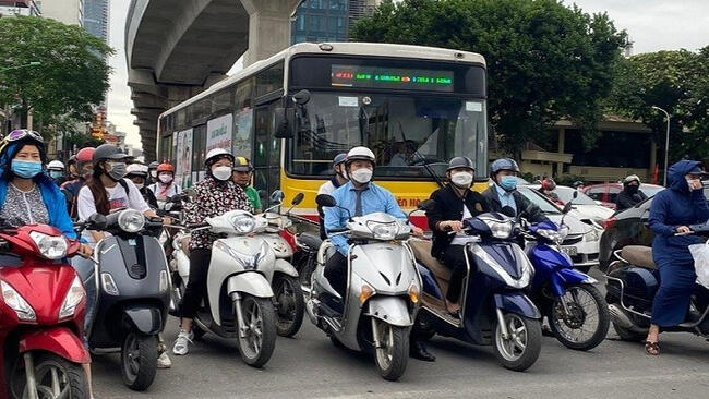 Dự báo thời tiết ngày 17/8: Bắc Bộ nắng nóng gay gắt, Nam Bộ mưa về chiều tối