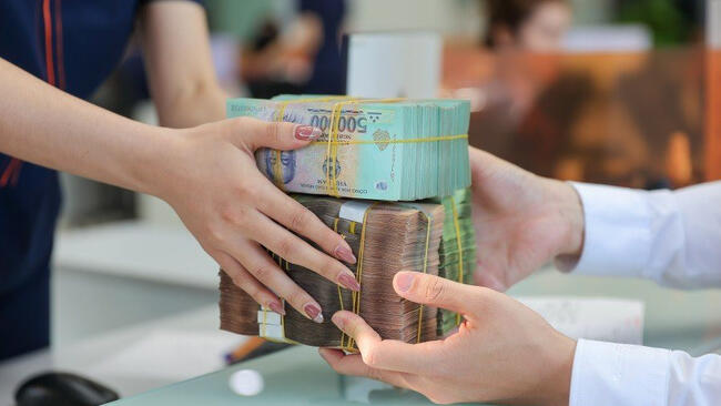 Nhu cầu vốn trong nền kinh tế tăng nhanh, áp lực đè nặng lên vai ngân hàng