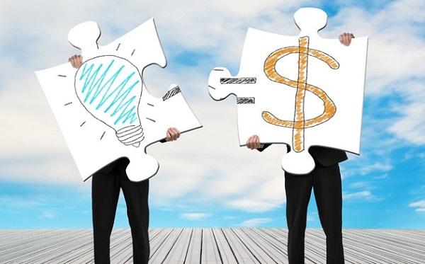 Bancassurrance khiến các ngân hàng giàu sụ - Ảnh 2. Bancassurrance khiến các ngân hàng giàu sụ - Ảnh 2.