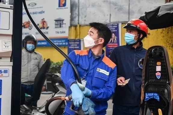 Giá xăng dự báo có thể tăng vào ngày mai 5/6/2025 Giá xăng dự báo có thể tăng vào ngày mai 5/6/2025