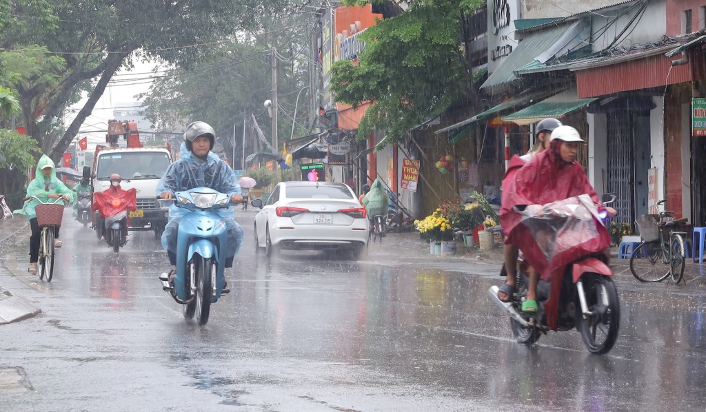 Áp thấp nhiệt đới di chuyển theo hướng Tây Tây Bắc với tốc độ 15 km/h