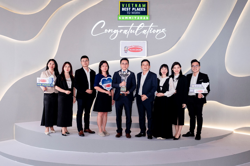 Tập thể Acecook Việt Nam vinh dự nhận giải tại chương trình, đây là năm thứ 10 công ty có mặt trong bảng xếp hạng