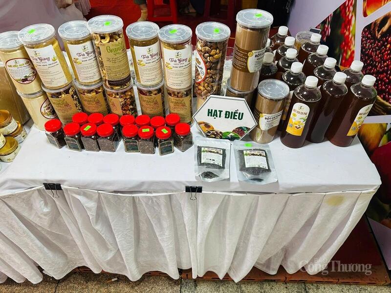 Đặc sản vượt hàng trăm cây số tìm cơ hội giao thương - 4