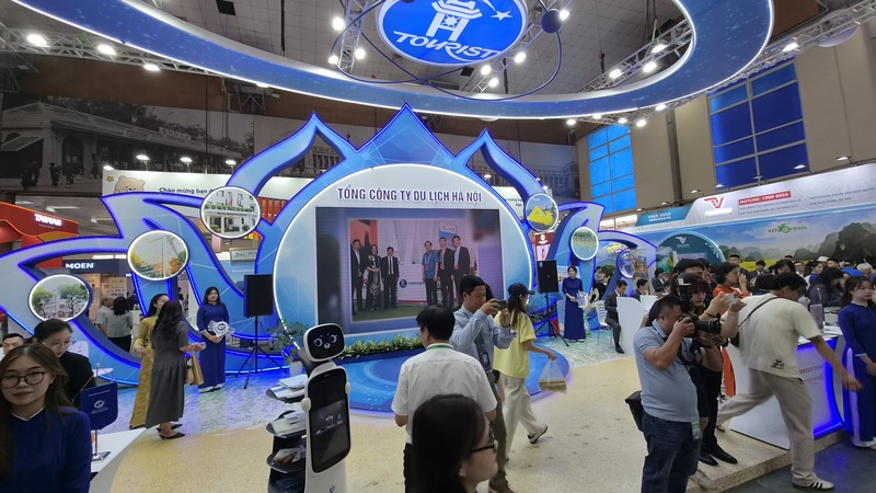 Gian trưng bày, xúc tiến, quảng bá sản phẩm du lịch, văn hóa của Tổng công ty Du lịch Hà Nội.