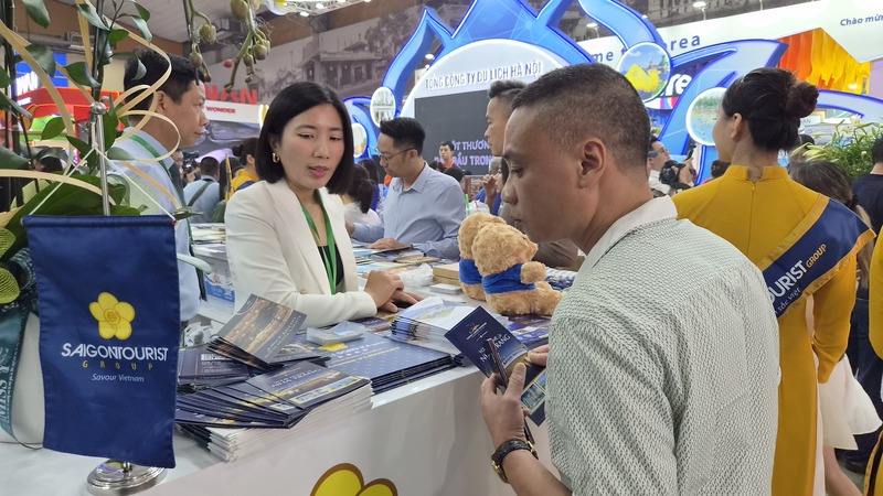 Hội chợ Du lịch Quốc tế Việt Nam VITM 2026 diễn ra từ ngày 9 đến 12/4 với nhiều hoạt động thương mại, xúc tiến du lịch và giao lưu văn hóa. Với sự tham dự của 31 tỉnh, thành phố Việt Nam và 20 quốc gia và vùng lãnh thổ, hội chợ có gần 400 gian hàng của trên 600 tổ chức, doanh nghiệp, trong đó có 15% gian hàng quốc tế.