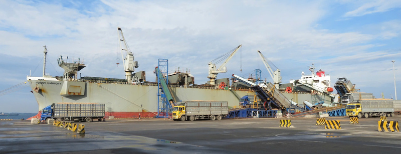 Sự kết hợp giữa công nghiệp, cảng biển, cửa khẩu cùng khả năng kết nối đa phương thức đã tạo điều kiện để doanh nghiệp tối ưu vận hành sản xuất, giảm chi phí. Ảnh: Nguyễn Dương