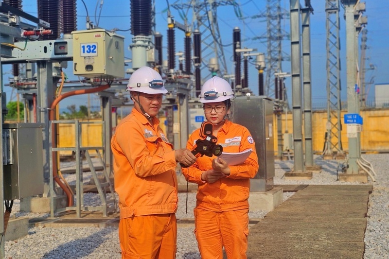 Các đơn vị tăng cường kiểm tra tuyến sau mưa lũ và đo nhiệt độ tiếp điểm, máy biến áp ngăn ngừa nguy cơ quá tải cục bộ