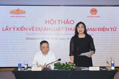 <a href="/kinh-doanh-online" title="Kinh doanh online" rel="dofollow">Kinh doanh online</a>