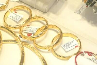 <a href="/vang-tien-te" title="Vàng - Tiền tệ" rel="dofollow">Vàng tiền tệ</a>