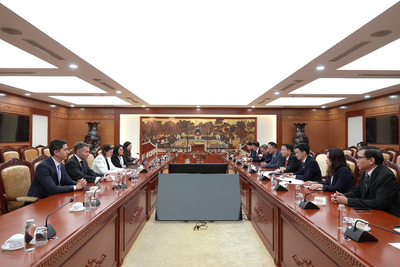 <a href="/tin-doanh-nghiep" title="Tin doanh nghiệp" rel="dofollow">Tin doanh nghiệp</a>