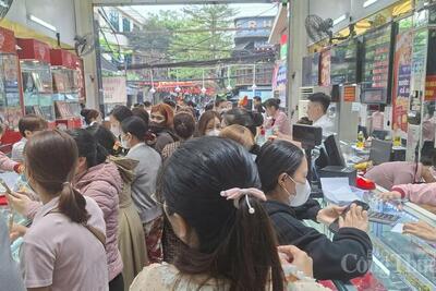 <a href="/vang-tien-te" title="Vàng - Tiền tệ" rel="dofollow">Vàng tiền tệ</a>