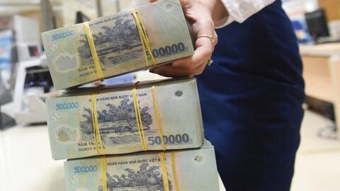Ngân hàng đầu tiên báo cáo lợi nhuận năm 2021 giảm