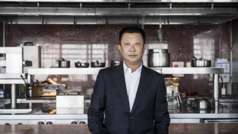 Tỷ phú sáng lập chuỗi lẩu Haidilao từ chức CEO