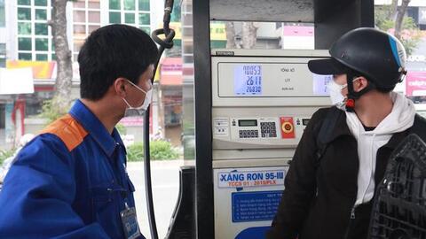 Doanh nghiệp đầu mối xăng dầu 'mở mắt' là lỗ hàng chục tỷ đồng