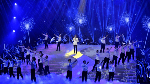 Phó Chủ tịch Ngân hàng SHB Đỗ Quang Vinh gây bão mạng với giọng hát sâu lắng và visual ‘tổng tài’ cực ấn tượng