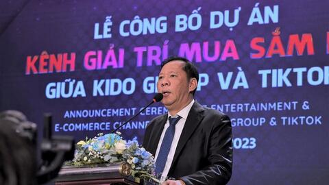 Cú bắt tay của Kido và TikTok