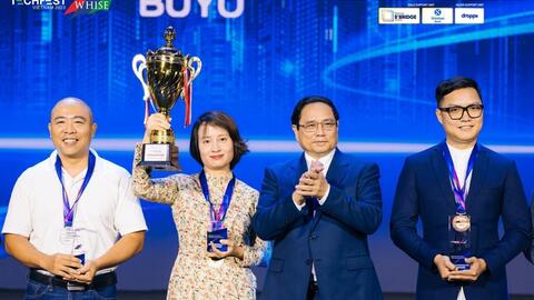 Startup biến ‘đồ ăn thừa’ thành túi sinh học dai như nhựa, giá thành chỉ tương tự túi giấy trở thành quán quân Techfest 2023