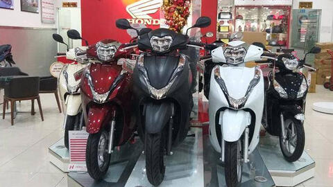 Giá xe máy tiếp tục dò đáy mới, Honda SH, Air Blade rẻ chưa từng có, Winner X thấp hơn mức đề xuất 16 triệu đồng