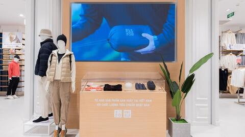 UNIQLO sau 4 năm tại Việt Nam: Số cửa hàng tăng gần 4 lần so với năm đầu, tạo ra 240.000 việc làm, 98% khách đánh giá tốt về áo giữ nhiệt