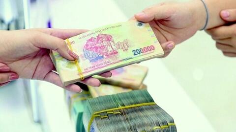 Lãi suất ngân hàng chưa ngừng giảm