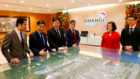 Bắt tay cùng Changi Airports, ông Johnathan Hạnh Nguyễn muốn “biến” Sân bay Cam Ranh như Sân bay Singapore