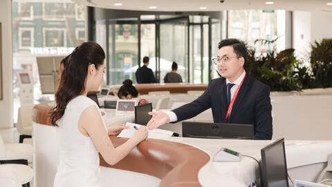 Techcombank được vinh danh “Ngân hàng bán lẻ nội địa tốt nhất Việt Nam 2024” năm thứ 3 liên tiếp