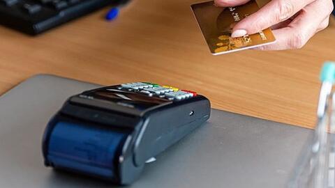 Người dùng ngân hàng chú ý: Xuất hiện loạt rủi ro mất tiền trong thẻ, chỉ mở thanh toán trực tuyến khi có nhu cầu và tắt ngay khi hoàn tất giao dịch