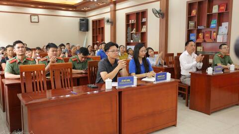 Hội doanh nhân trẻ Hải Phòng ủng hộ các gia đình bị ảnh hưởng bởi bão Yagi
