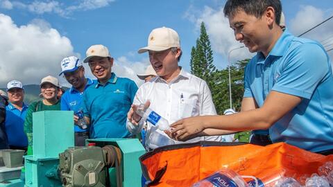 Vietnam Airlines tổ chức "Ngày hội Côn Đảo Xanh", chung tay vì đảo xanh, biển sạch