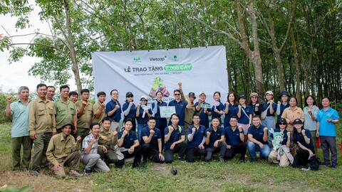 Vietcap trao tặng 6.000 cây tại rừng phòng hộ Dầu Tiếng