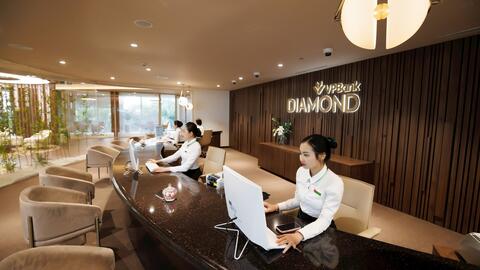 Khẳng định chuẩn mực ngân hàng ưu tiên, VPBank Diamond tiếp tục chinh phục giải thưởng quốc tế