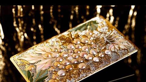 Ngắm chiếc thẻ ngân hàng thiết kế riêng cho tỷ phú: Chế tác cực tinh xảo bằng đá quý, giá lên tới hàng tỷ đồng/chiếc