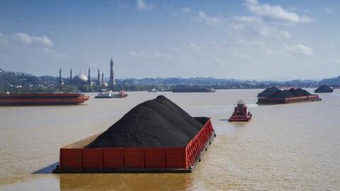 Giá than vọt lên cao nhất 2 tháng sau khi Indonesia cấm xuất khẩu