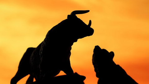 Thị trường “xanh vỏ đỏ lòng”, VN-Index tăng điểm với lực kéo từ nhóm Bất động sản, Vingroup