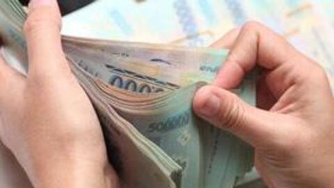 Không muốn phát thưởng Tết, doanh nghiệp đuổi việc nhân viên sẽ bị phạt như thế nào và bồi thường cho người lao động ra sao?