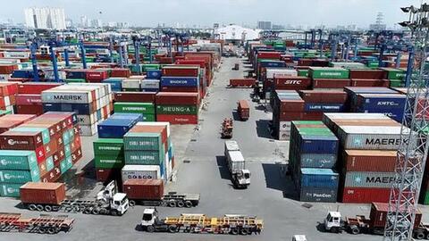 Thu phí cảng biển: Doanh nghiệp kêu cứu