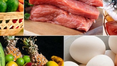 Thị trường thực phẩm ngày 20/4: Giá lợn hơi ít biến động, trứng gà từ 2.8-3,5 nghìn đồng 1 quả, giá gạo ổn định