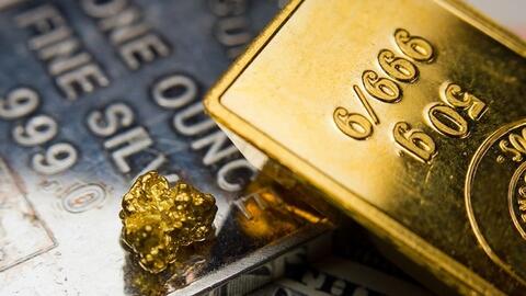 Giá vàng tiếp tục giảm, nhà đầu tư có nên mua vào?