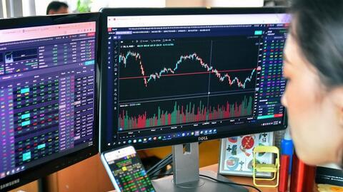 Phát triển thị trường chứng khoán theo hướng tập trung, hiệu quả