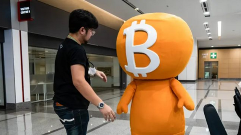 ‘ETF Bitcoin giao ngay có thể bị từ chối, giá giảm tới 20%’