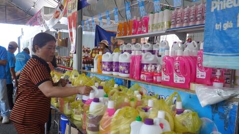 Giảm giá 50% hàng Tết cho công nhân